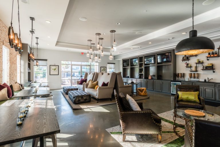 Monarch 301 resident lounge